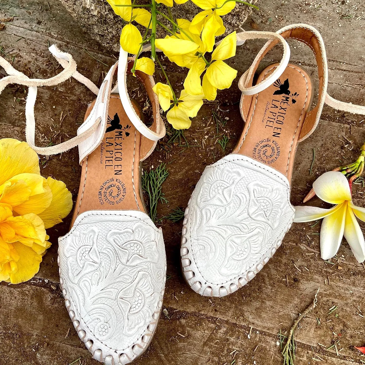 Mexico en la Piel Women's Lace-Up Huarache Sandals - Genuine Leather, Handmade with Floral Cut-Out Design, Casual Comfortable Flats, Closed-Toe and Open-Toe Options, Black and White Colors